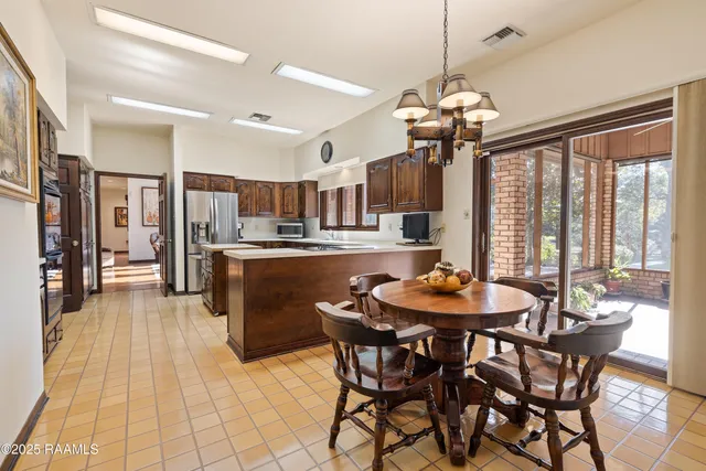 $450,000 | 5308 Shoreline Drive, New Iberia, LA 70563