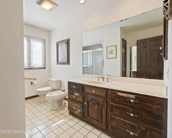 $450,000 | 5308 Shoreline Drive, New Iberia, LA 70563