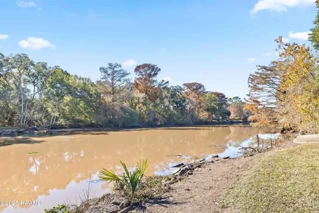 $450,000 | 5308 Shoreline Drive, New Iberia, LA 70563