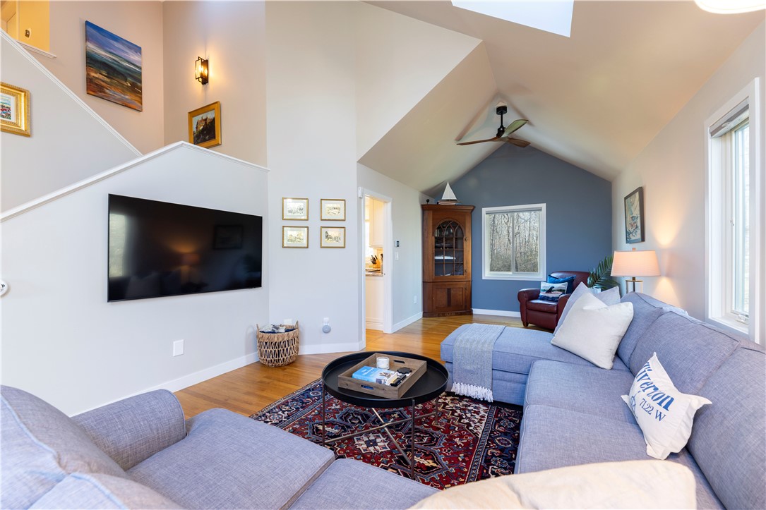 44 Jiley Hill Drive Tiverton, RI 02878 - Photo 11 of 33