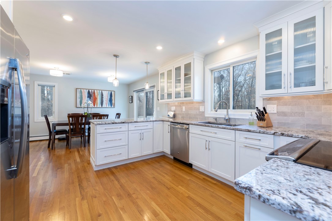 44 Jiley Hill Drive Tiverton, RI 02878 - Photo 5 of 33