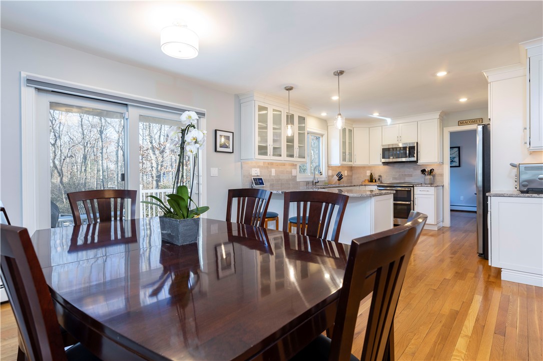 44 Jiley Hill Drive Tiverton, RI 02878 - Photo 8 of 33