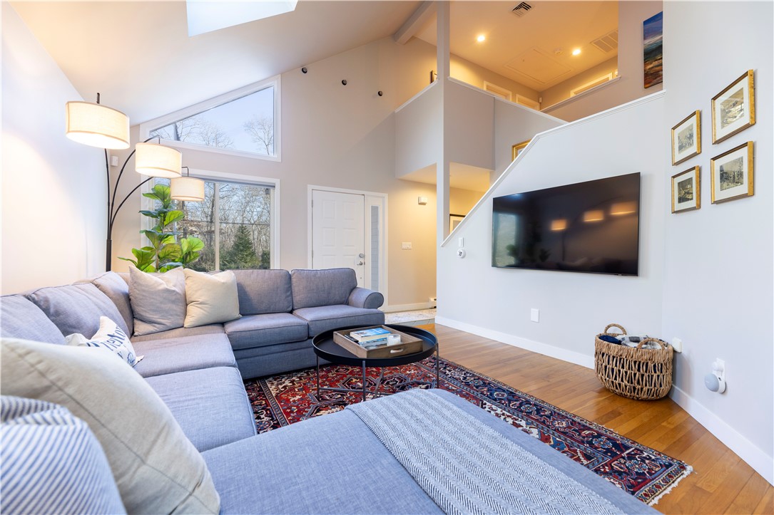 44 Jiley Hill Drive Tiverton, RI 02878 - Photo 10 of 33