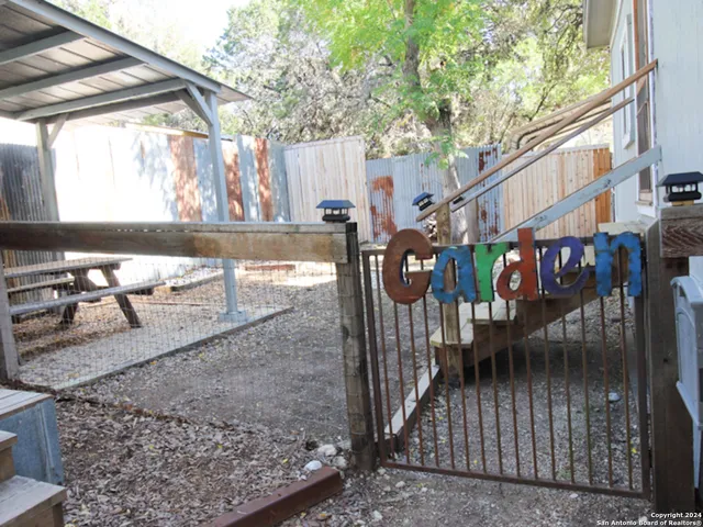 a view of a pathway of a house