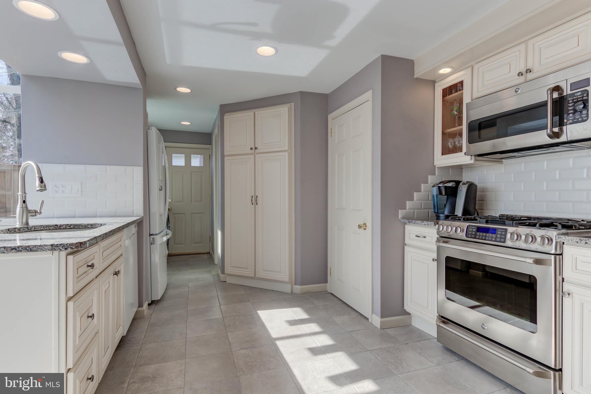 180 Homestead Road Wayne, PA 19087 - Photo 6 of 20 Stainless Appliances incl. Gas Range