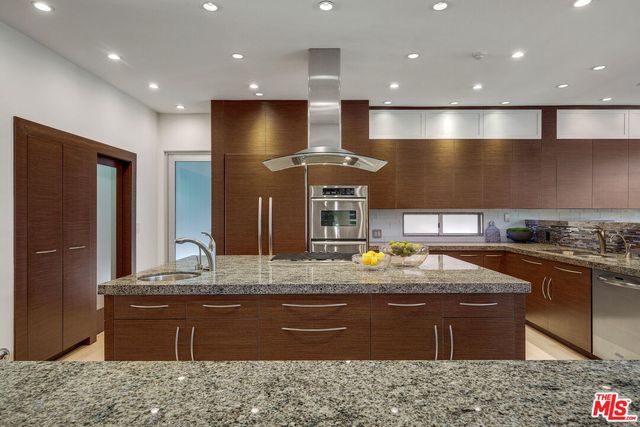 $5,100,000 | 943 24th Street, Santa Monica, CA 90403