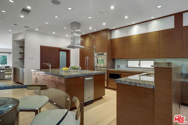 $5,100,000 | 943 24th Street, Santa Monica, CA 90403