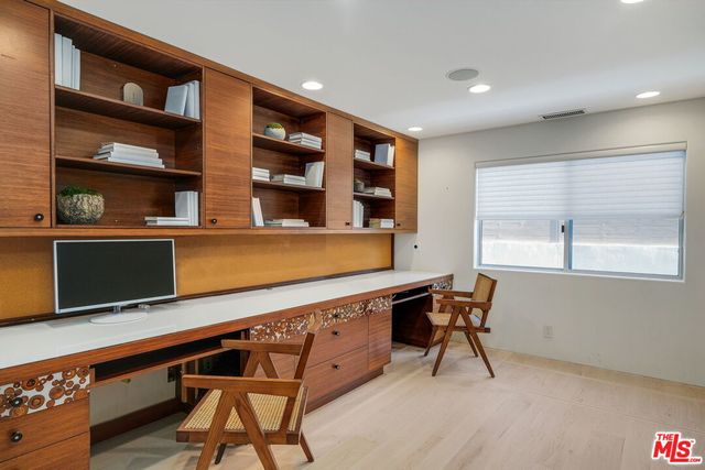 $5,100,000 | 943 24th Street, Santa Monica, CA 90403