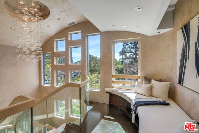 $5,100,000 | 943 24th Street, Santa Monica, CA 90403