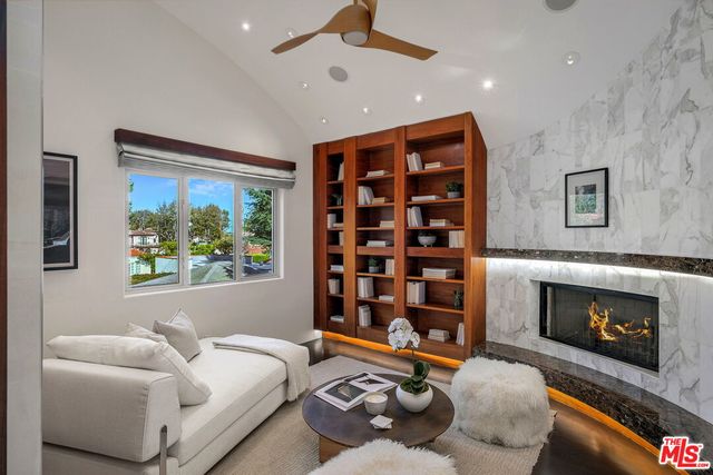 $5,100,000 | 943 24th Street, Santa Monica, CA 90403