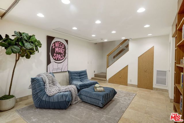 $5,100,000 | 943 24th Street, Santa Monica, CA 90403