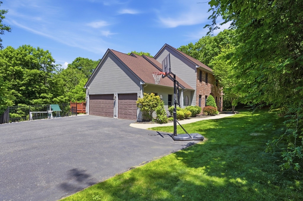 2 Highview Circle Wilbraham, MA 01095 - Photo 2 of 42