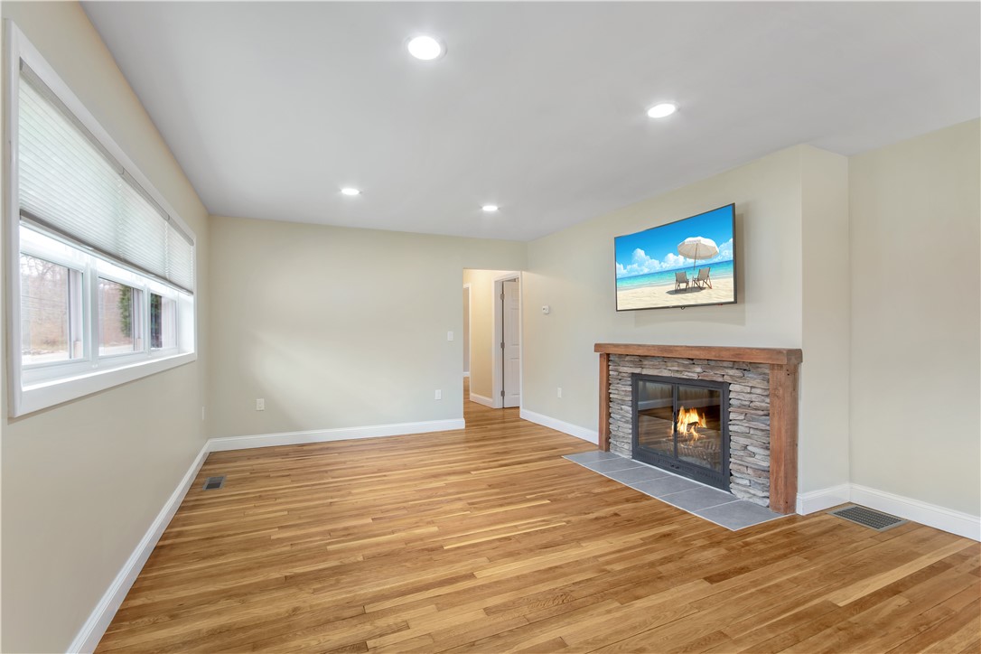 308 Souza Road Tiverton, RI 02878 - Photo 12 of 50 Gallery Image 12