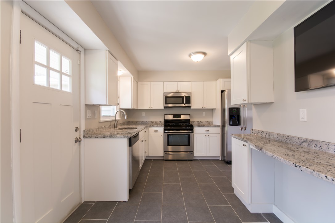 308 Souza Road Tiverton, RI 02878 - Photo 13 of 50 Gallery Image 13