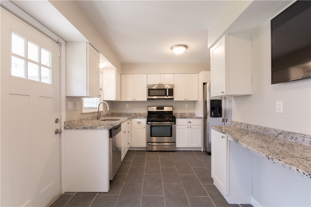 308 Souza Road Tiverton, RI 02878 - Photo 14 of 50 Gallery Image 14