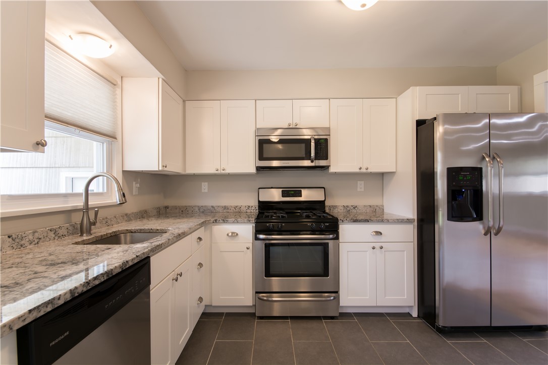 308 Souza Road Tiverton, RI 02878 - Photo 17 of 50 Gallery Image 17