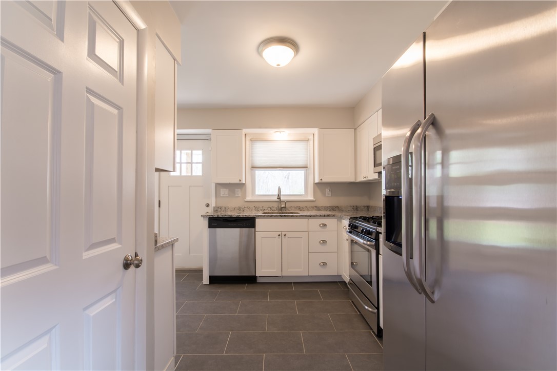308 Souza Road Tiverton, RI 02878 - Photo 25 of 50 Gallery Image 25