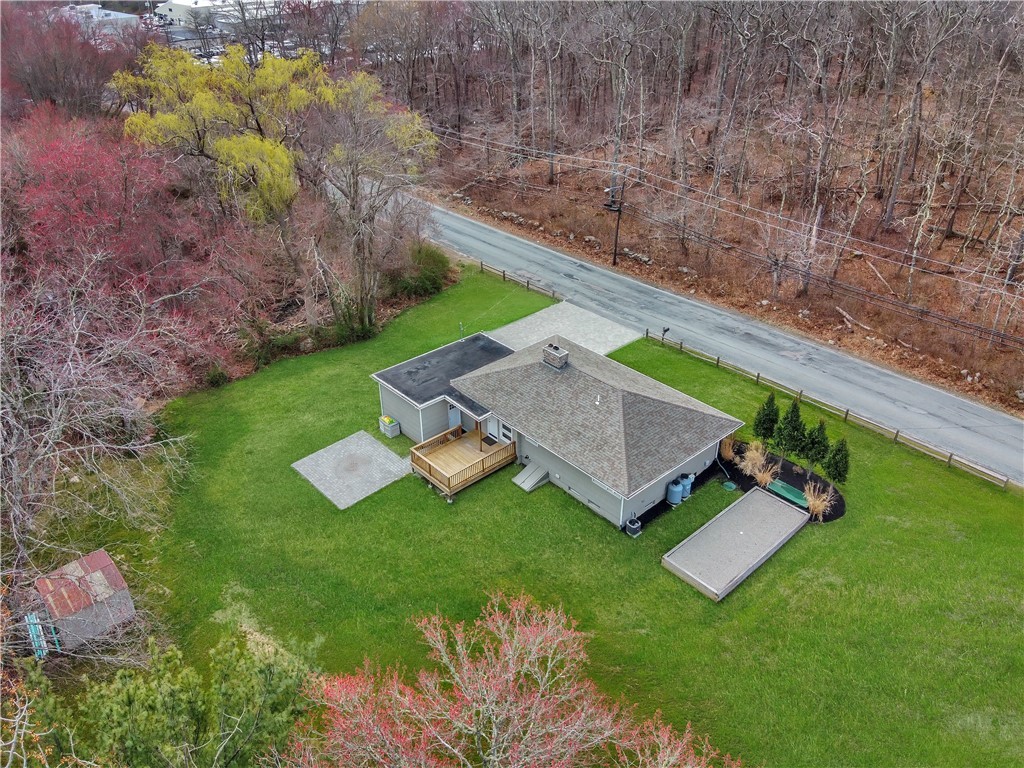 308 Souza Road Tiverton, RI 02878 - Photo 6 of 50 Gallery Image 6