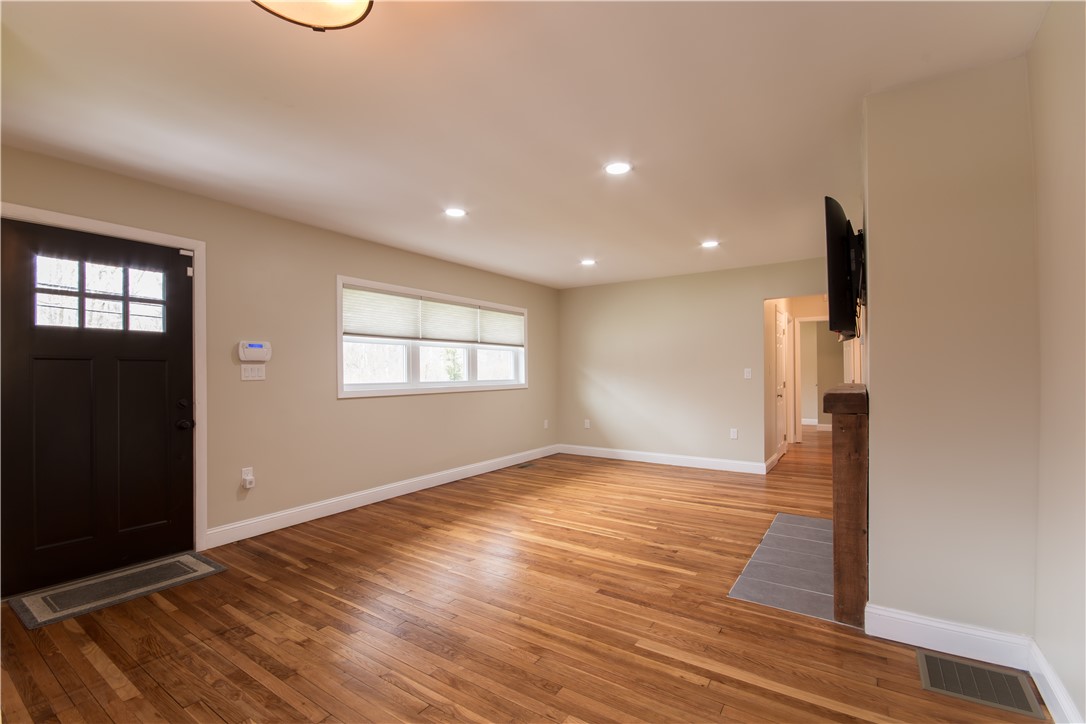 308 Souza Road Tiverton, RI 02878 - Photo 9 of 50 Gallery Image 9