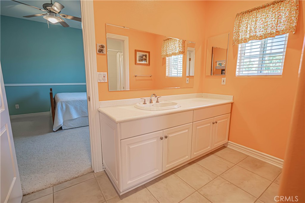 33202 Drill Road Agua Dulce, CA 91390 - Photo 43 of 71 Jack n Jill bathroom