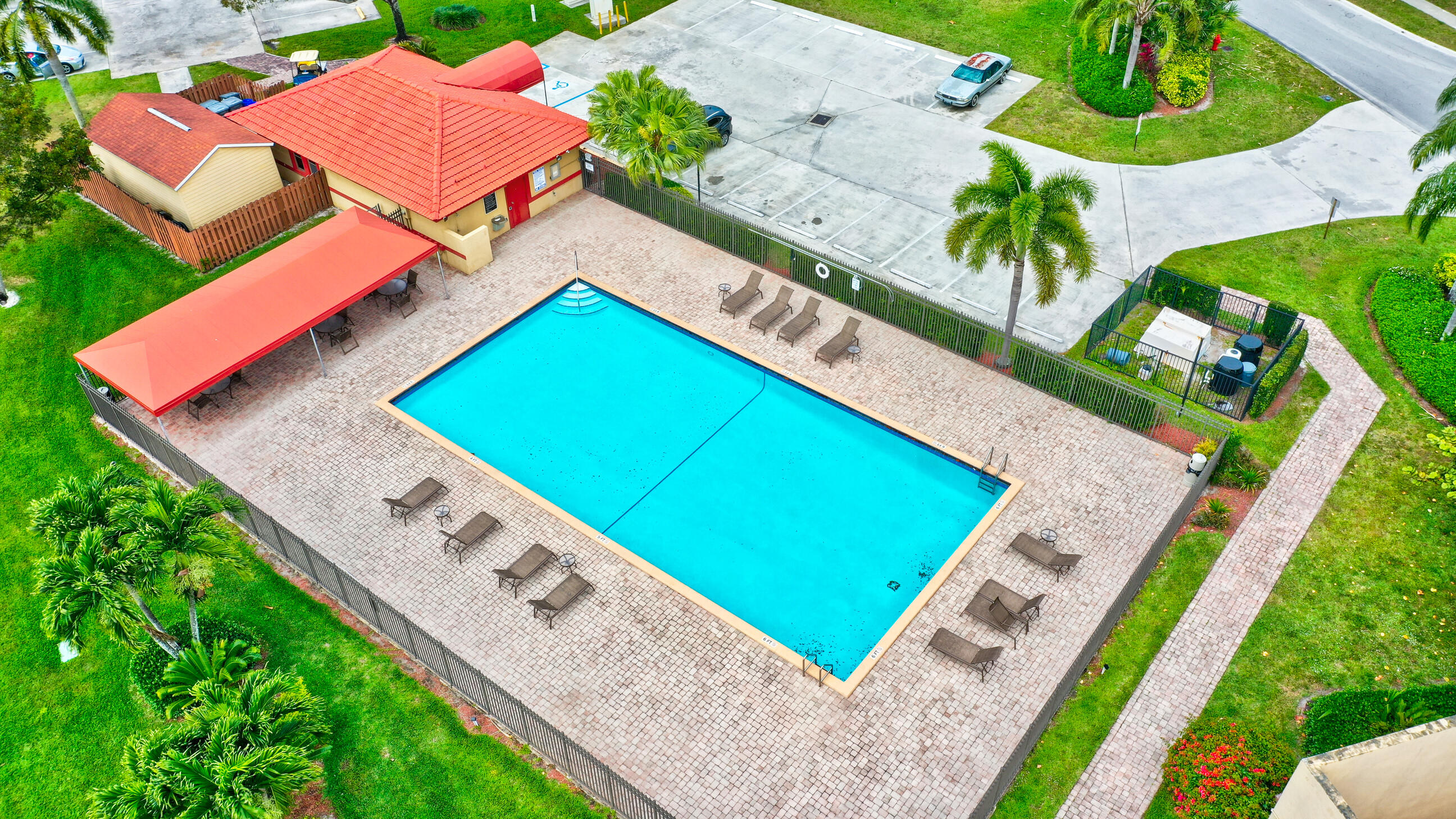 8200 Thames Boulevard, Unit C Boca Raton, FL 33433 - Photo 32 of 45 an aerial view of a house