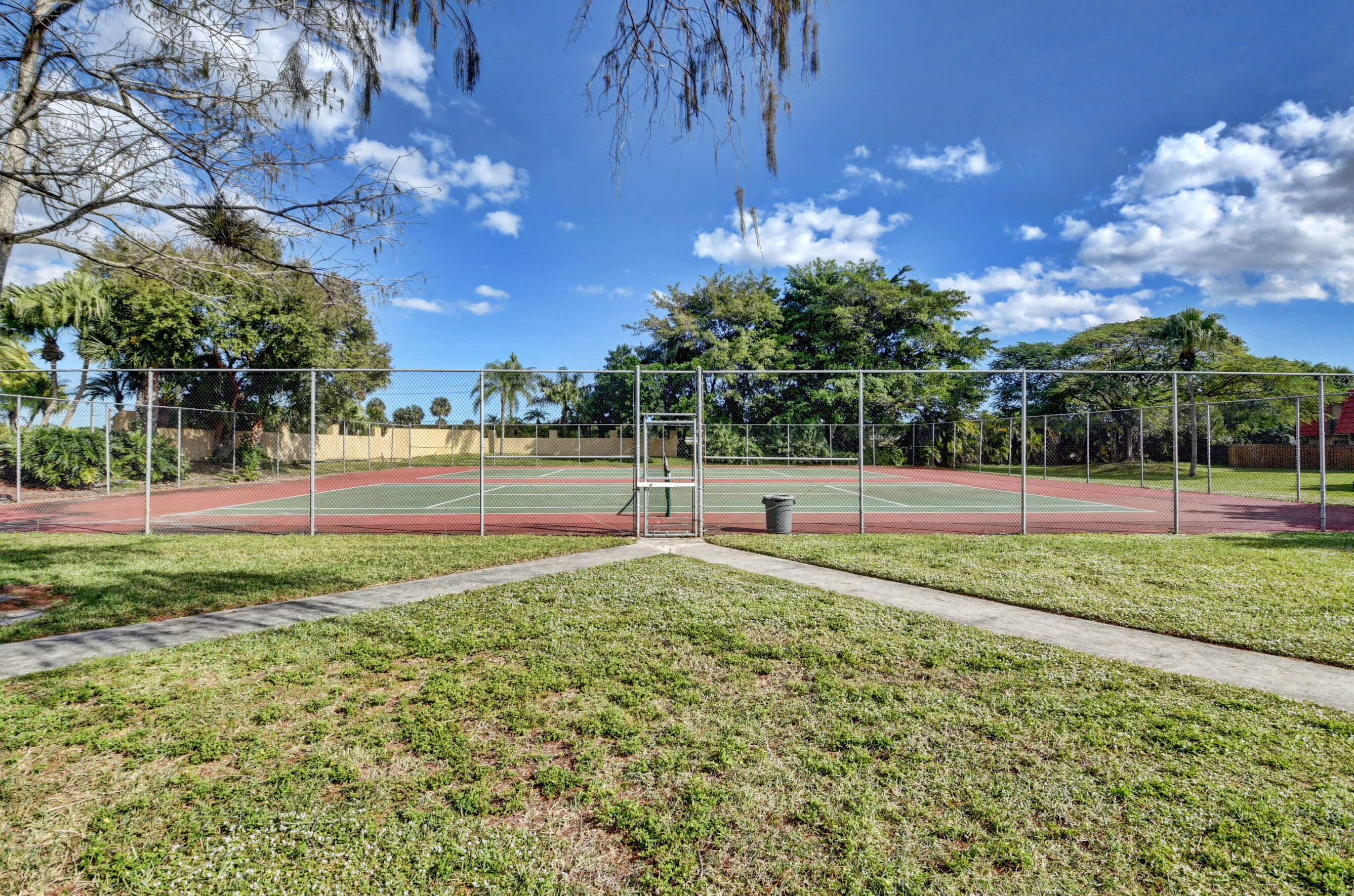 8200 Thames Boulevard, Unit C Boca Raton, FL 33433 - Photo 43 of 45 a view of a garden