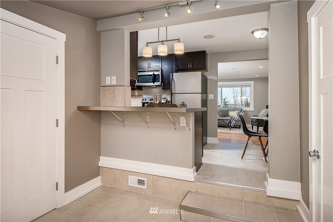 554 Windsor Place Northeast Renton, WA 98056 - Photo 17 of 27