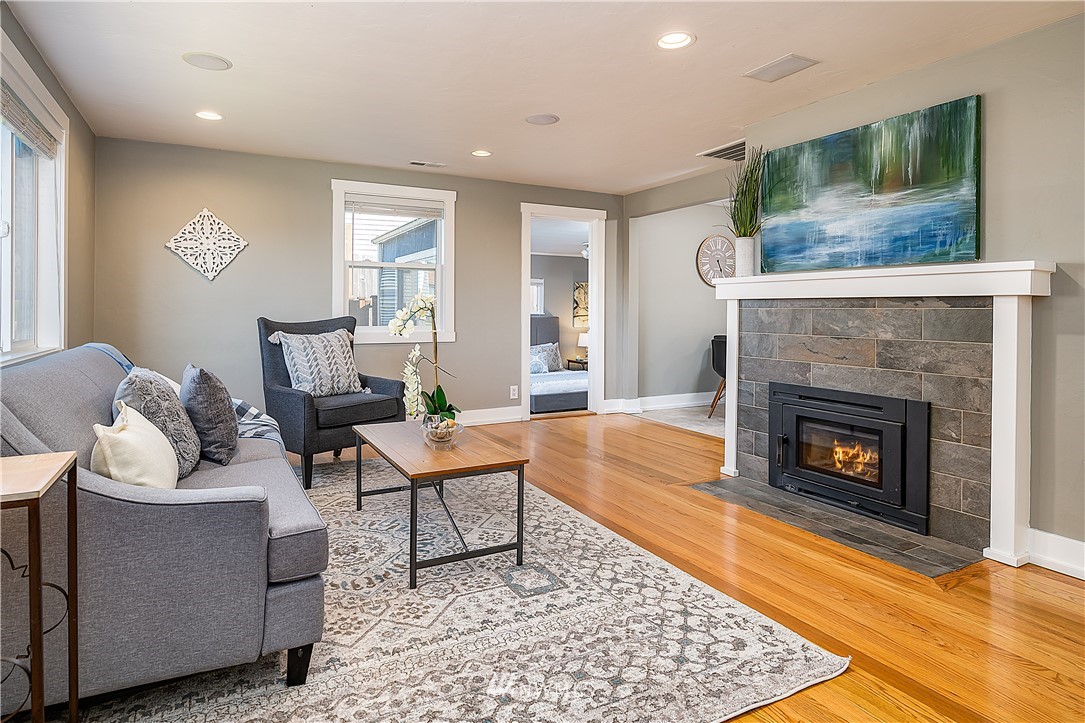 554 Windsor Place Northeast Renton, WA 98056 - Photo 5 of 27
