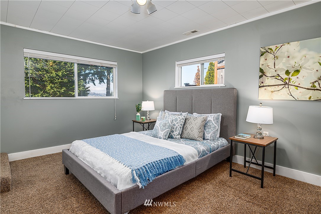 554 Windsor Place Northeast Renton, WA 98056 - Photo 10 of 27