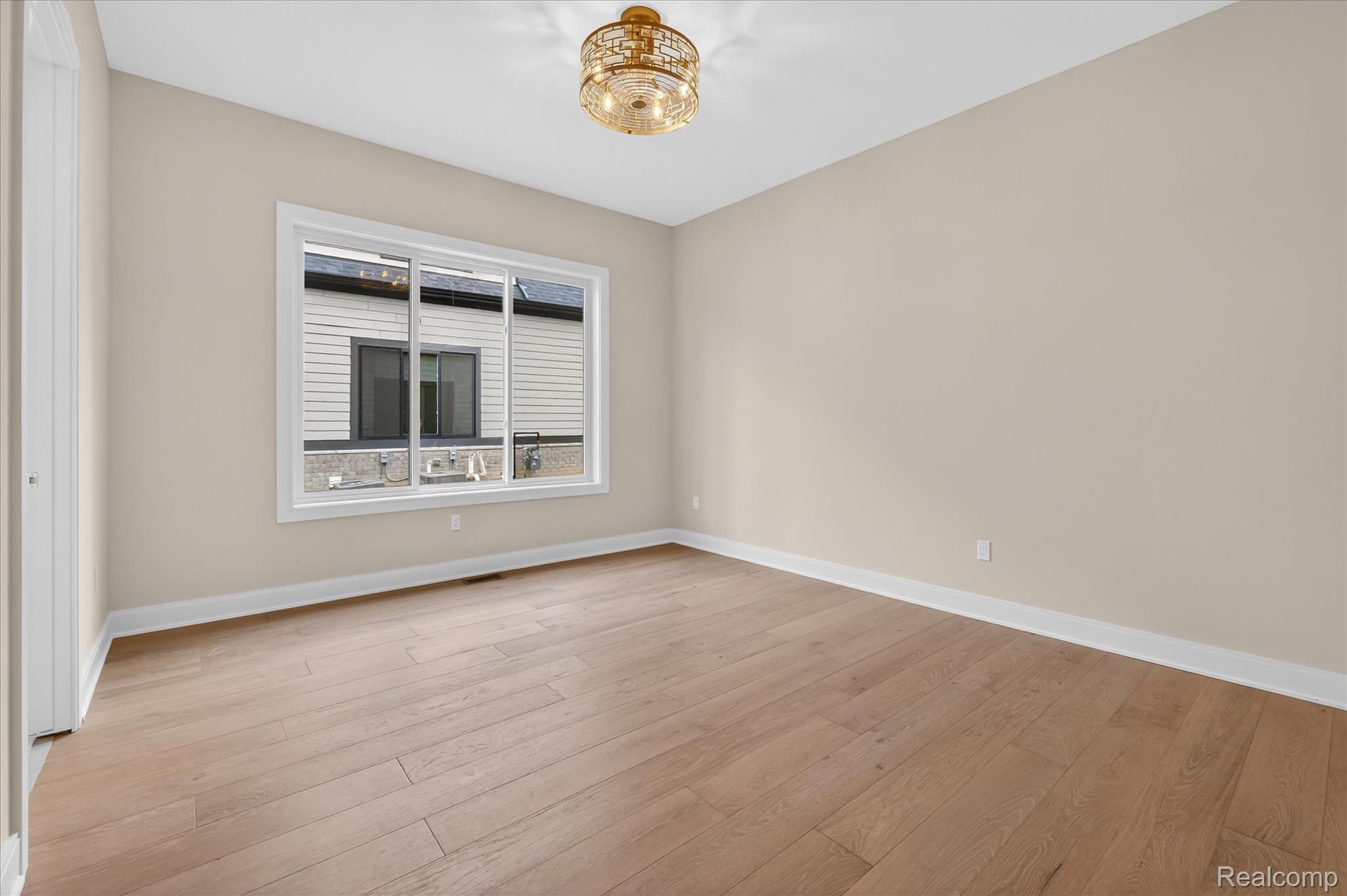 536 Maplehill Road Rochester, MI 48306 - Photo 20 of 51 23-546-Maplehill-Rd-WindowStill-Photography.jpg