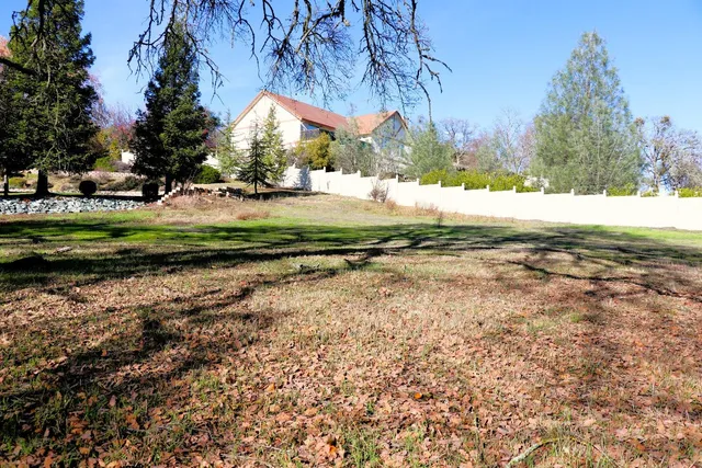 a view of open space with green space