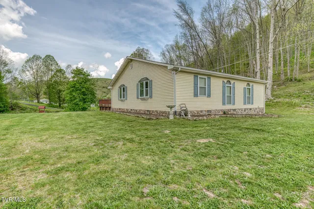 $321,900 | 112 Conns Drive, Tazewell, VA 24651