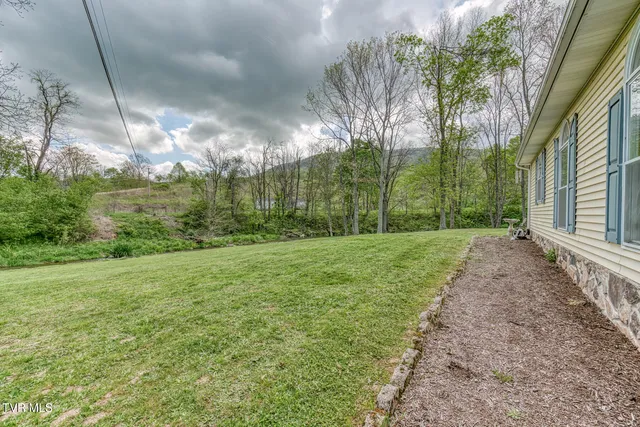 $321,900 | 112 Conns Drive, Tazewell, VA 24651