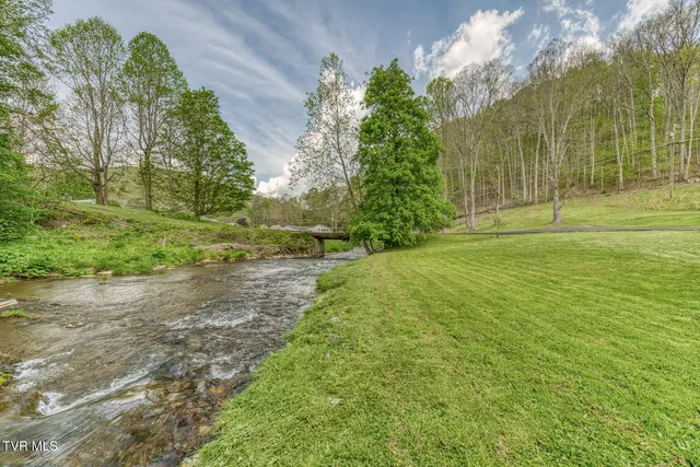 $321,900 | 112 Conns Drive, Tazewell, VA 24651