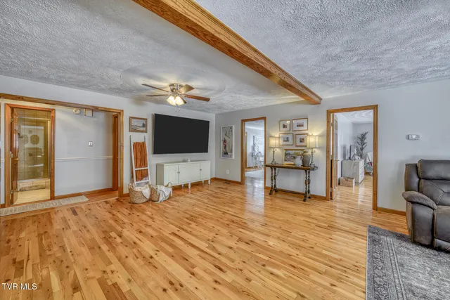 $321,900 | 112 Conns Drive, Tazewell, VA 24651