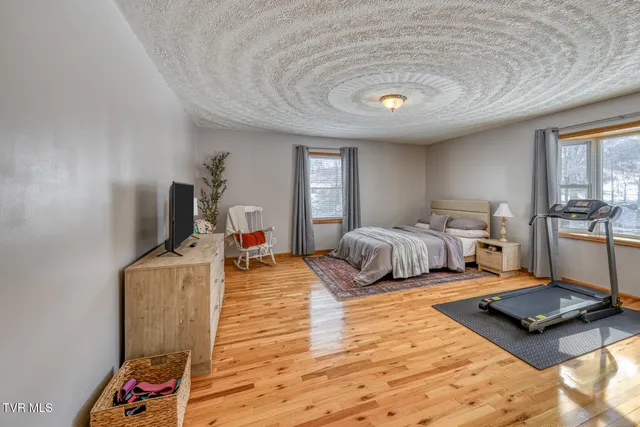 $321,900 | 112 Conns Drive, Tazewell, VA 24651