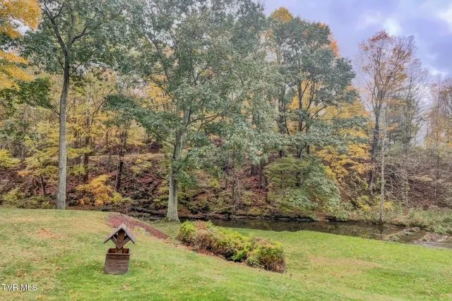 $321,900 | 112 Conns Drive, Tazewell, VA 24651