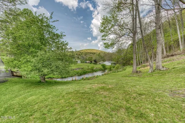 $321,900 | 112 Conns Drive, Tazewell, VA 24651