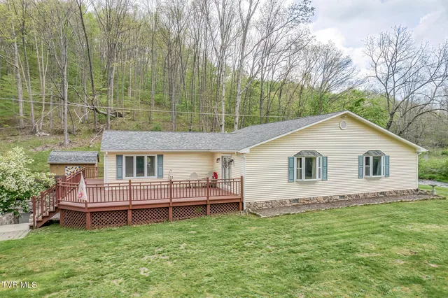 $321,900 | 112 Conns Drive, Tazewell, VA 24651