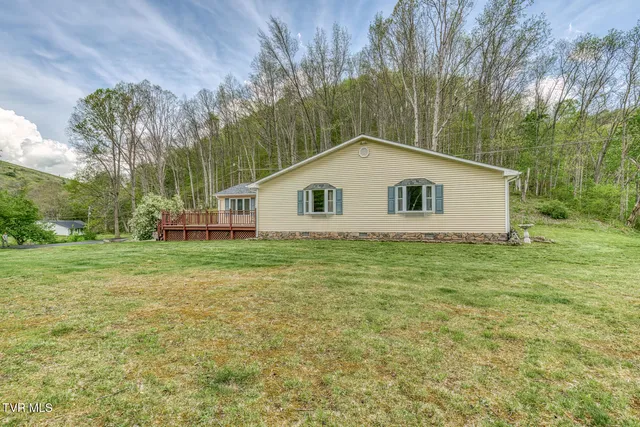 $321,900 | 112 Conns Drive, Tazewell, VA 24651