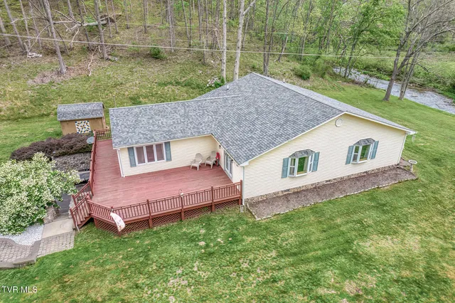 $321,900 | 112 Conns Drive, Tazewell, VA 24651