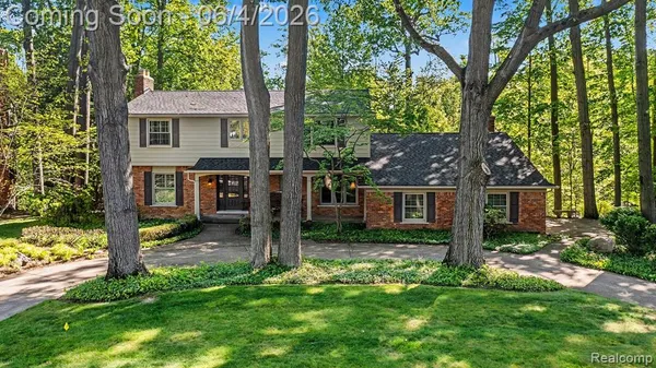 $950,000 | 22586 North Nottingham Drive, Beverly Hills, MI 48025