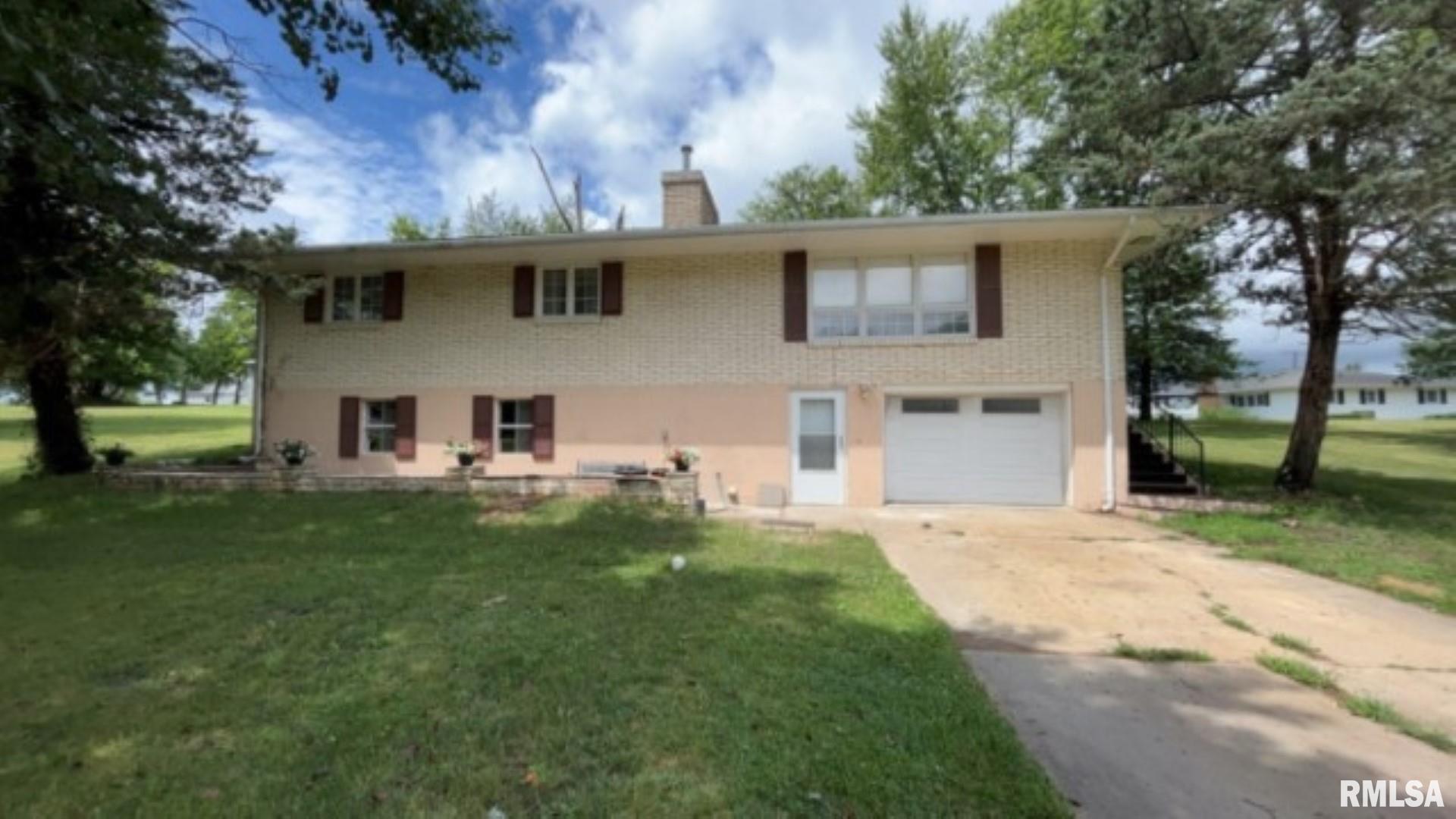 346 North Kentucky Street Camp Point, IL 62320 - Photo 1 of 29 Gallery Image 1