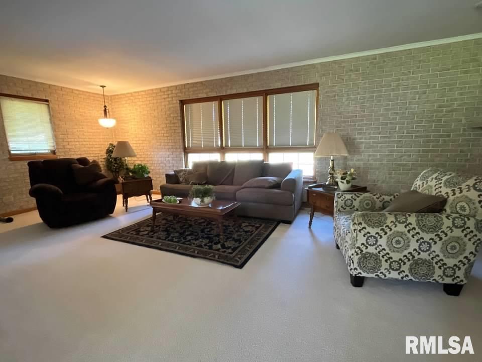 346 North Kentucky Street Camp Point, IL 62320 - Photo 5 of 29 Gallery Image 5