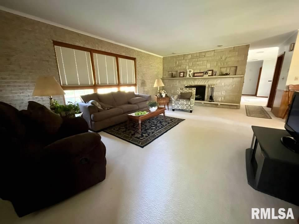 346 North Kentucky Street Camp Point, IL 62320 - Photo 7 of 29 Gallery Image 7