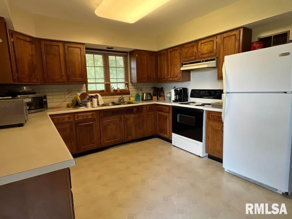 346 North Kentucky Street Camp Point, IL 62320 - Photo 9 of 29 Gallery Image 9