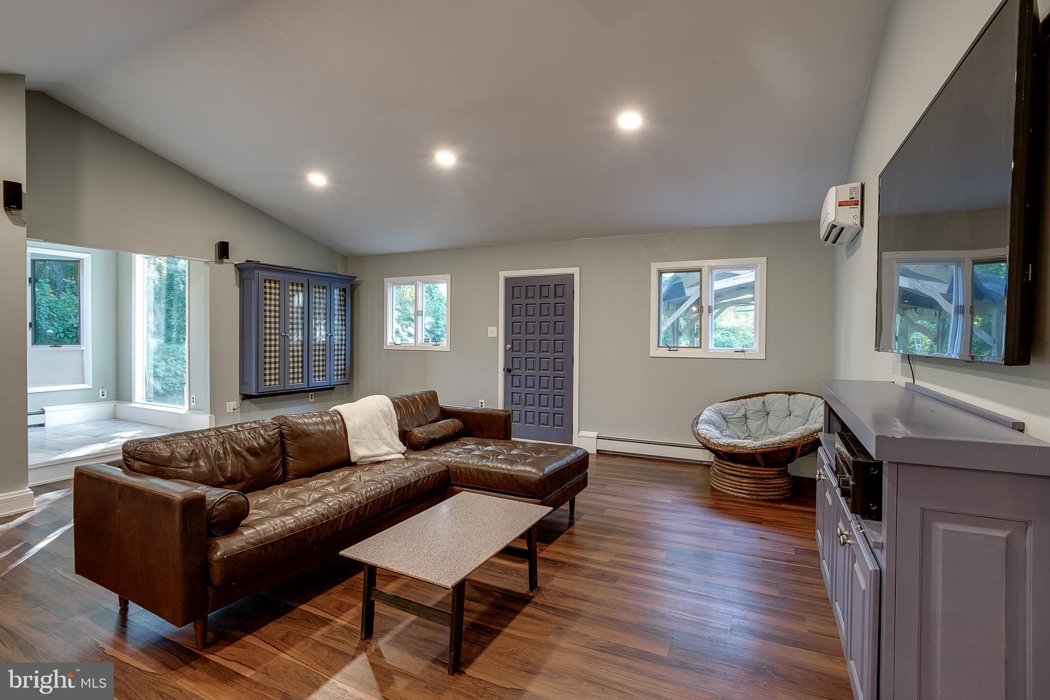 125 Union Mill Road Mount Laurel, NJ 08054 - Photo 4 of 45 Living Room