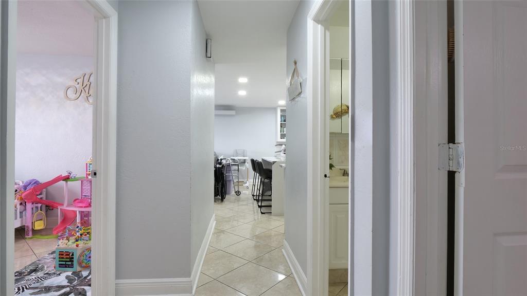 6424 Yorkshire Road Tampa, FL 33634 - Photo 34 of 59 Gallery Image 34