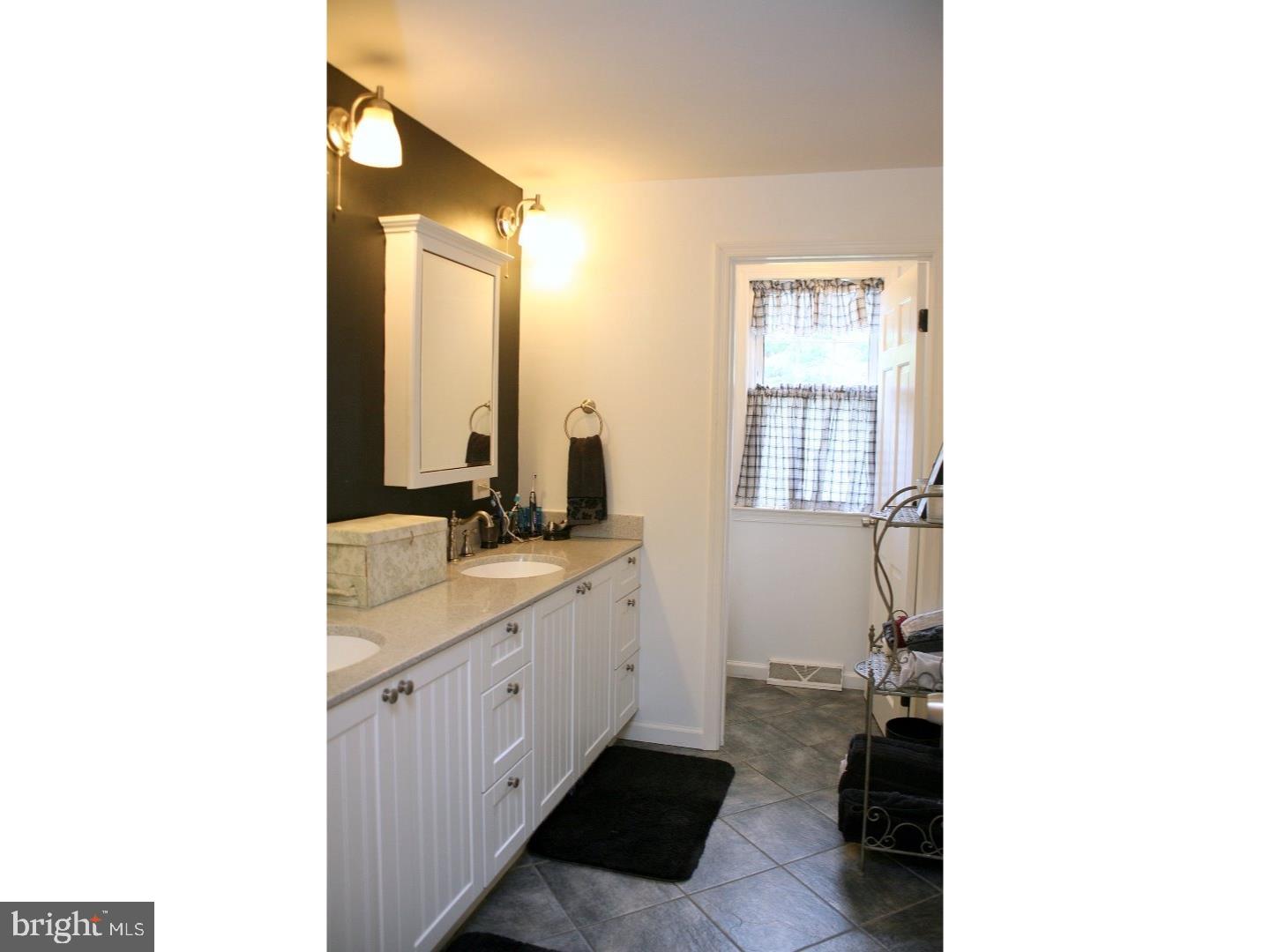 528 Sentinel Road Moorestown, NJ 08057 - Photo 17 of 25