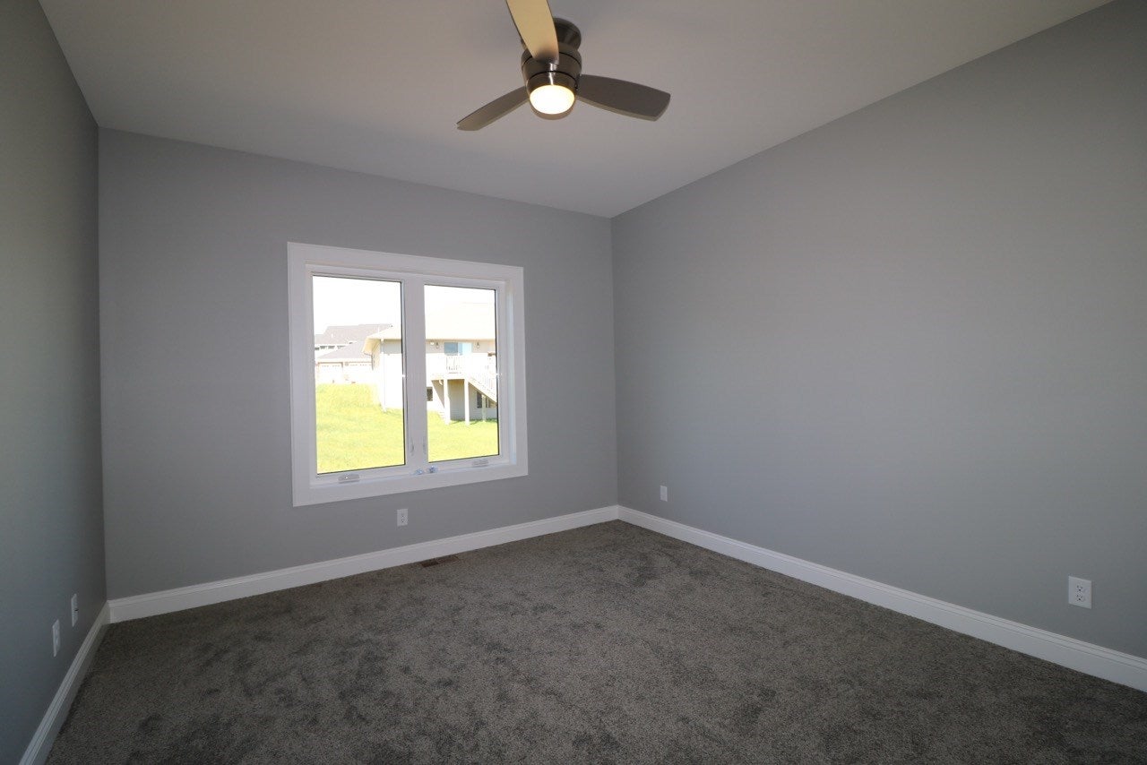 2254 Antler Ridge Drive Dubuque, IA 52002 - Photo 17 of 22 Gallery Image 17